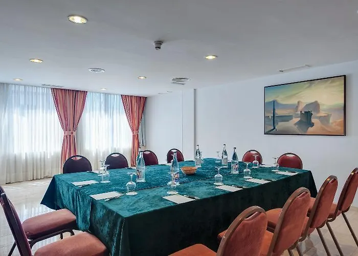 מלון Nh Imperial Playa 4*