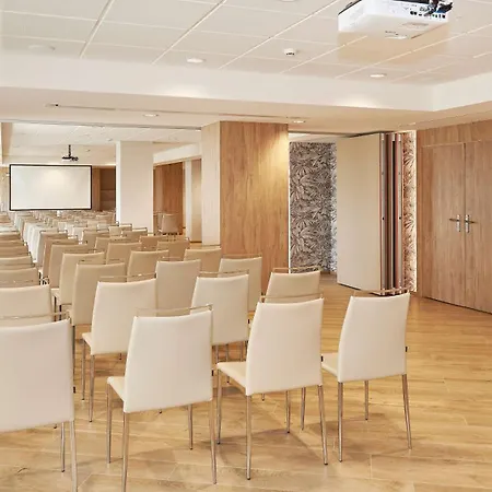 Nh帝王海滩酒店 4*